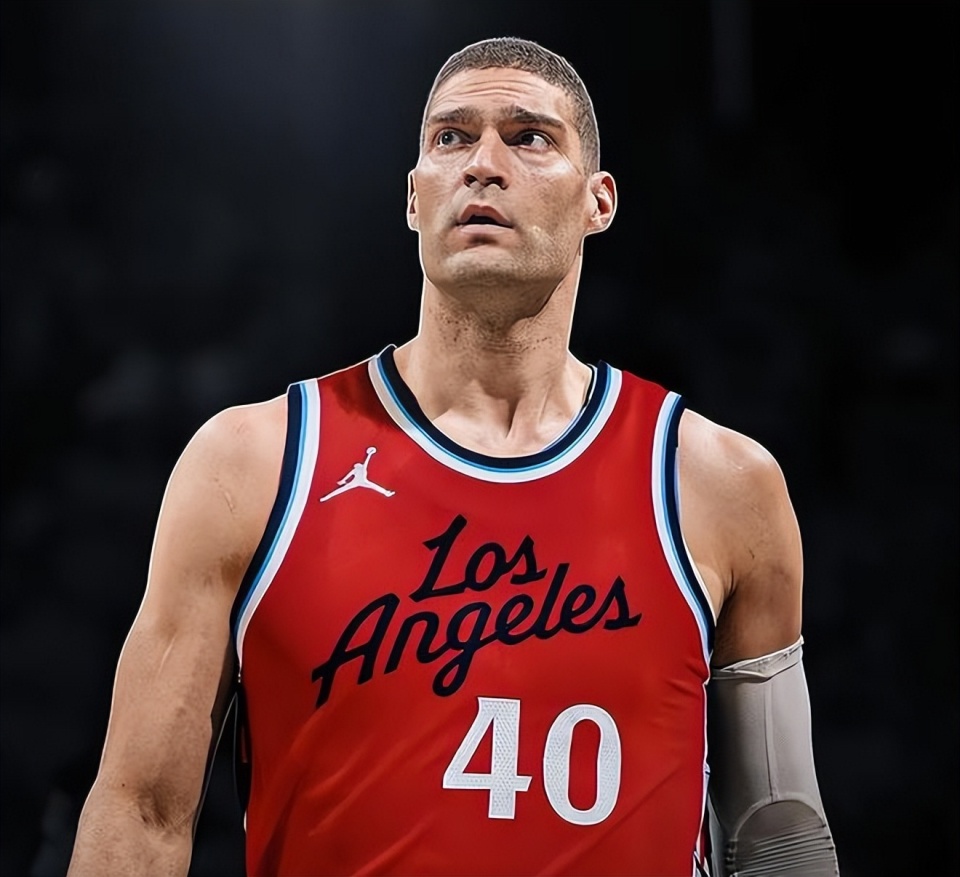 亚当斯, JBcE 亚当斯, JBcE